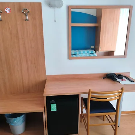 Otel Midi