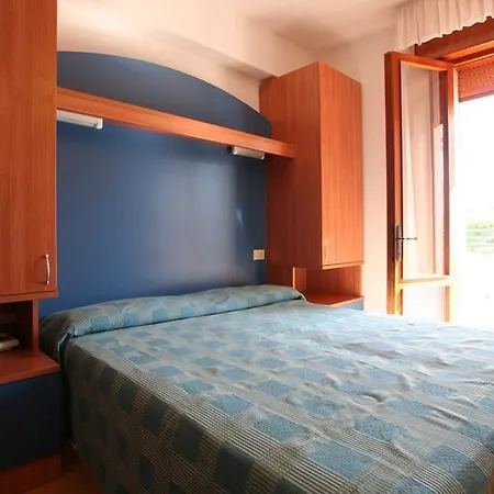 Midi 3* Τζεσόλο Λίντο