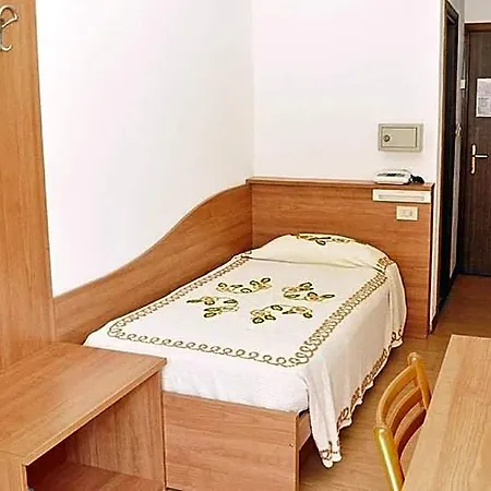 Szálloda Midi 3*